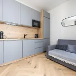 شقة Jaukus Apartamentai Palangoje Su Baseinu