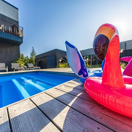 Jaukus Apartamentai Palangoje Su Baseinu بالانغا