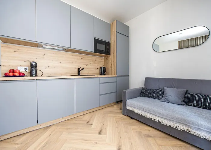 شقة Jaukus Apartamentai Palangoje Su Baseinu